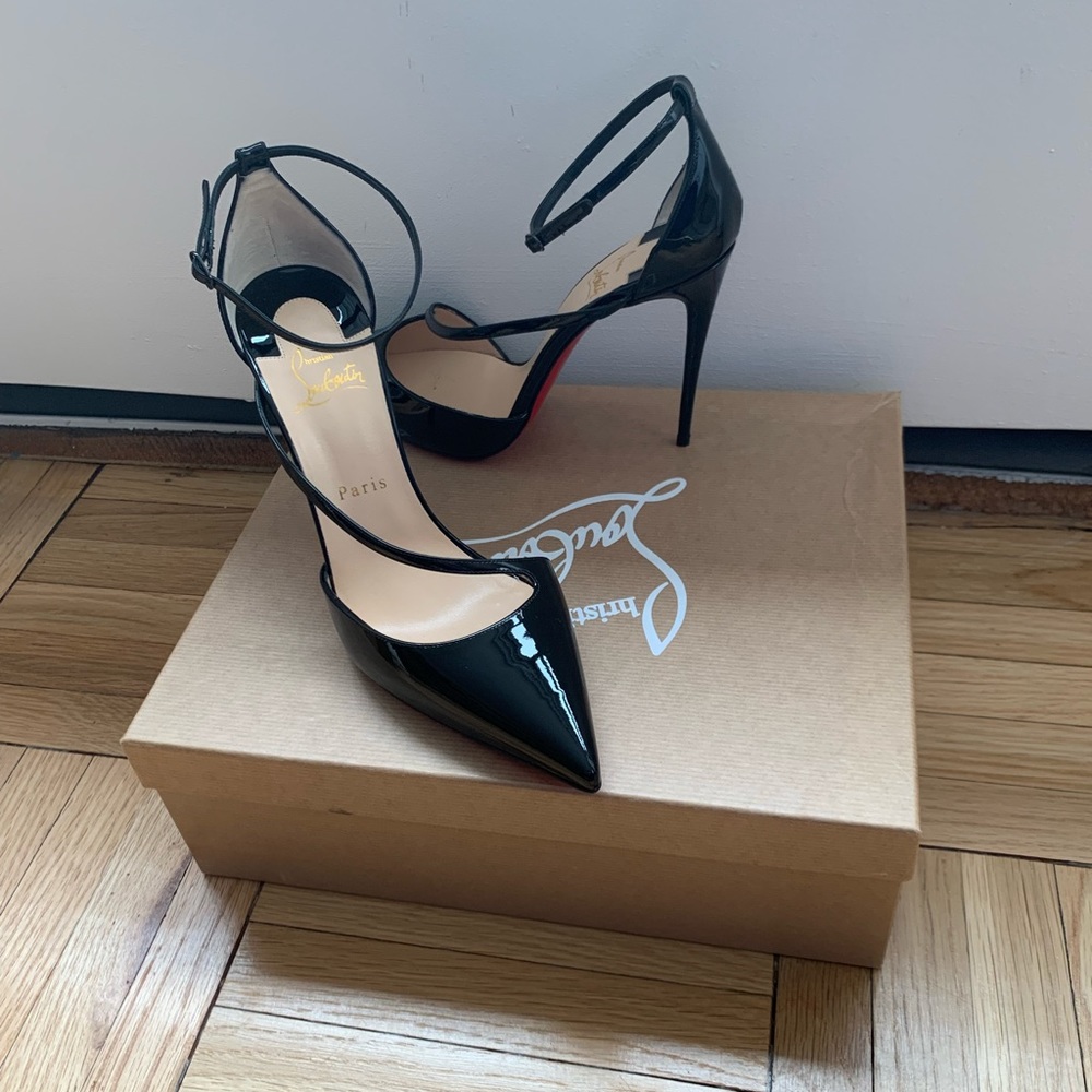 Brand New- Louboutin Fliketta 100 Patent - Black -39.5